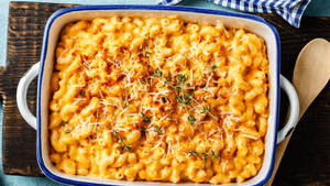 Captivating Creamy Mac And Cheese Casserole Wallpaper