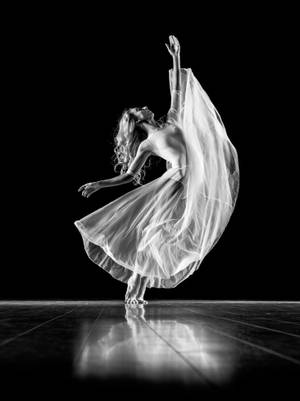 Captivating Dance Pose In Monochrome Wallpaper