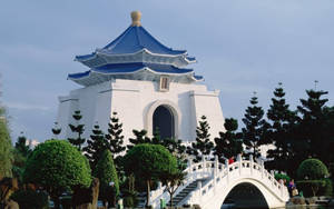 Captivating Image Of National Chiang Kai-shek Memorial Hall In Taiwan Wallpaper