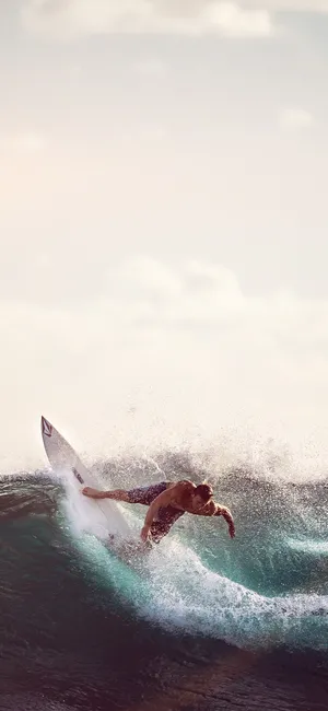 Catch The Perfect Wave With Your Iphone Wallpaper | WallpapersOK