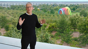 Ceo Tim Cook At Apple Park Wallpaper