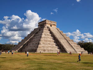 Chichen Itza Giant Pyramid Temple Wallpaper
