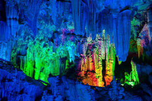 China Reed Flute Cave Wallpaper