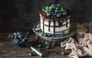 Chocolate Cake And Berries Wallpaper