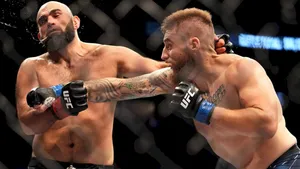 Chris Daukaus Landing A Powerful Punch Wallpaper