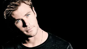 Chris Hemsworth In Black Wallpaper