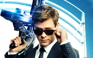 Chris Hemsworth In Men In Black Wallpaper