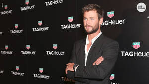 Chris Hemsworth In Red Carpet Wallpaper