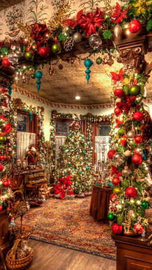Christmas Tree By The Bay Window Wallpaper