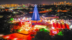 Christmas Tree Night City Wallpaper