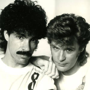 Classic Image Of Music Legends Daryl Hall And John Oates Wallpaper