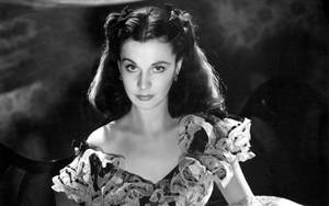 Classical Portrait Of Vivien Leigh In Gone With The Wind Wallpaper