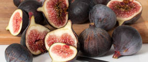 Common Figs With Dark Pink Flesh Wallpaper