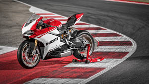 Conquer The Open Roads On The Red Ducati 1299 Panigale R Final Edition Motorcycle Wallpaper