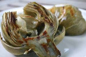 Cooked Sliced Artichoke Vegetable On Plate Wallpaper