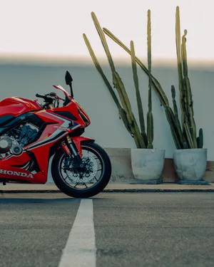 Cool Red Honda Motorcycle Wallpaper