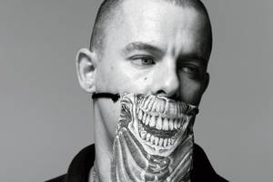 Creative Alexander Mcqueen Fashion Skull Mask Wallpaper