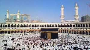 Crowd Of Pilgrims At Makkah Hd Wallpaper