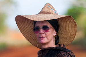 Cuban Lady Focus Shot Wallpaper