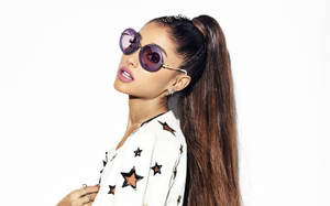 Cute Ariana Grande Sunglasses Wallpaper