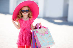 Cute Girl Fashionista Wallpaper