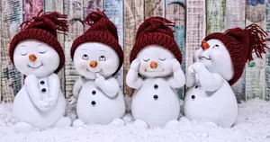 Cute Winter Snowmen Wallpaper