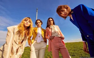 Damiano David And Maneskin Shining Outfit Wallpaper