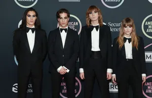 Damiano David With The Band Wallpaper