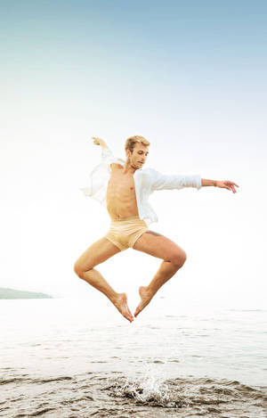 Dance Pose Male Ballet Dancer Beach Wallpaper