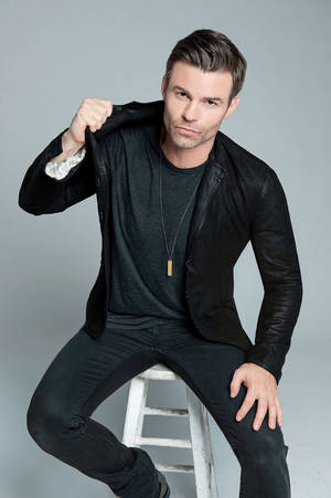 Daniel Gillies Photo Session Wallpaper