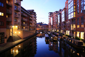 Dark Canal In Birmingham City Wallpaper