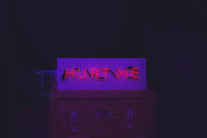 Dark Neon Iphone Hurt Me Wallpaper