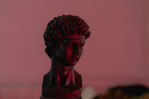 Dark Pink David Sculpture Wallpaper