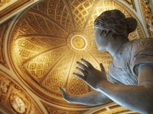 Daughter Of Niobe Uffizi Gallery Wallpaper