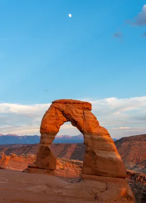 Dawn At Delicate Arch Wallpaper