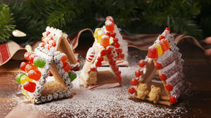 Delish Kids Mini Gingerbread House Wallpaper