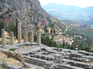 Delphi Tholos Landscape Wallpaper