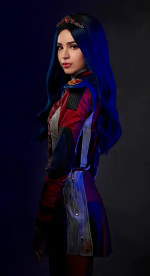 Descendants 2 Evie Wallpaper