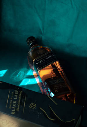 Dim Johnnie Walker Black Label Box Wallpaper