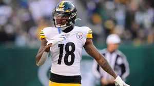 Diontae Johnson Pittsburgh Steelers American National Football Wallpaper