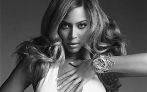 Divine And Elegant Beyonce Wallpaper