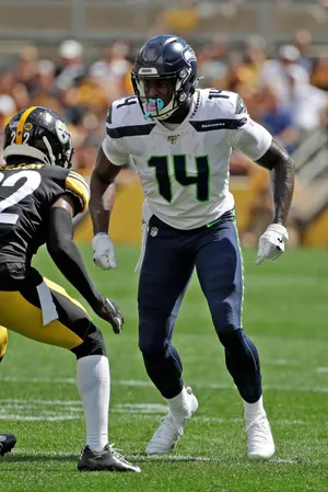 Dk Metcalf Football Game Wallpaper