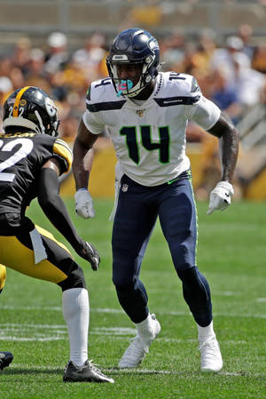 Dk Metcalf Football Game Wallpaper