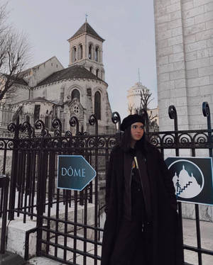 Domelipa In Black Winter Outfit Wallpaper