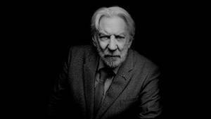 Donald Sutherland Greyscale Wallpaper