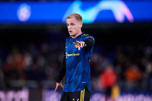 Donny Van De Beek Blue Manchester Jersey Wallpaper