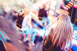 Dslr Blur Carousel Ride Wallpaper