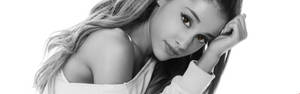 Dual Screen Ariana Grande Black And White Wallpaper