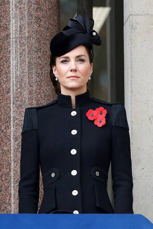 Duchess Kate Middleton In All-black Wallpaper