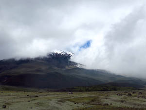 Ecuador Cotopaxi Mountain Trail Wallpaper